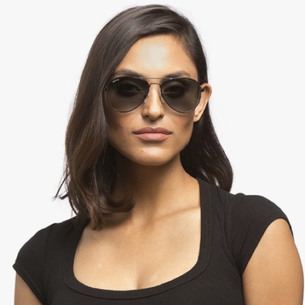 Diff Eyewear Cruz  Black Aviator Sunglasses like new with case